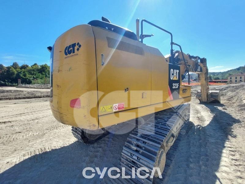 Eskavatorë me Zinxhirë  323F SA FA200### - 4