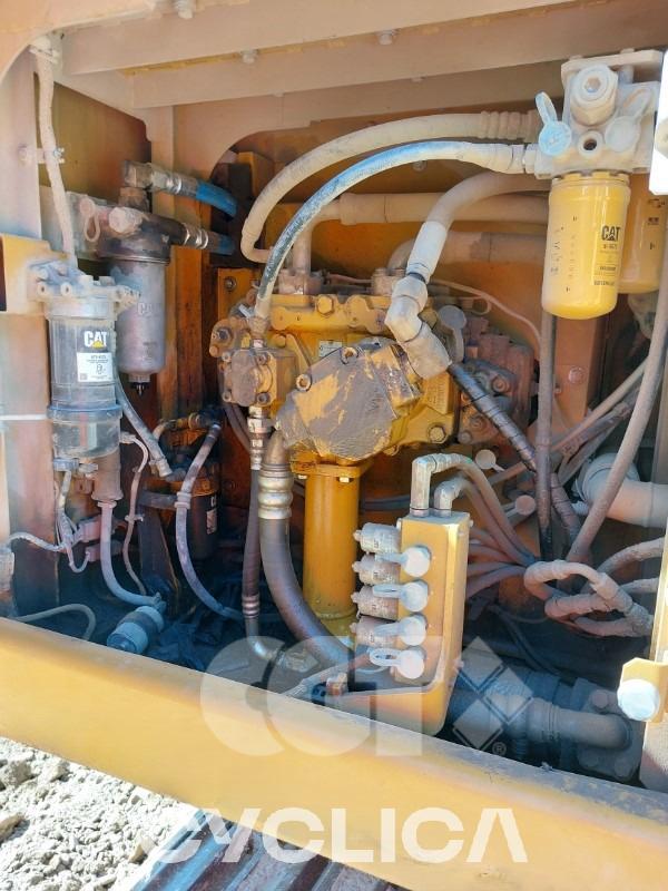 Eskavatorë me Zinxhirë  323F SA FA200### - 7