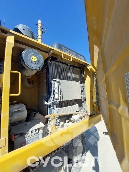 Eskavatorë me Zinxhirë  323F SA FA200### - 8