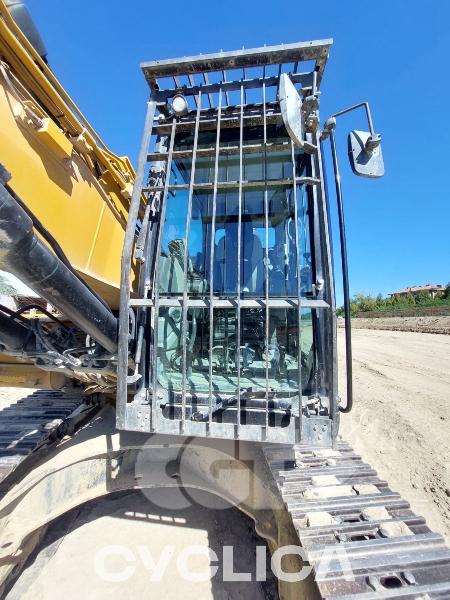 Eskavatorë me Zinxhirë  323F SA FA200### - 13