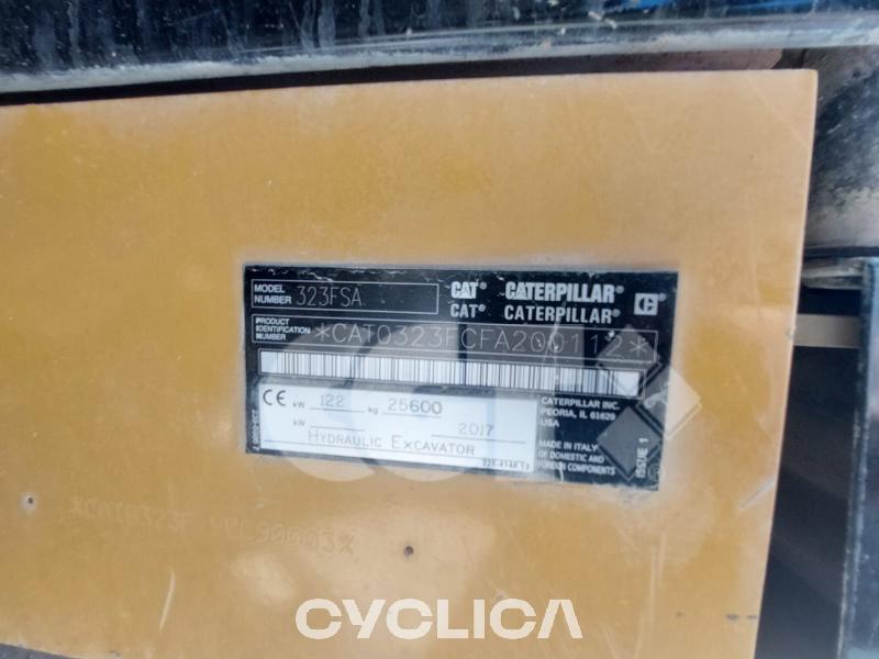 Eskavatorë me Zinxhirë  323F SA FA200### - 15