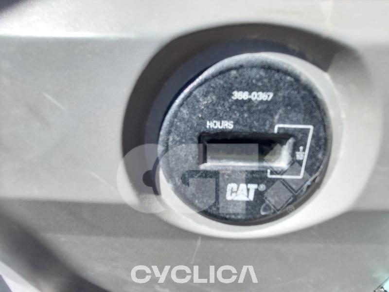 Eskavatorë me Zinxhirë  323F SA FA200### - 16