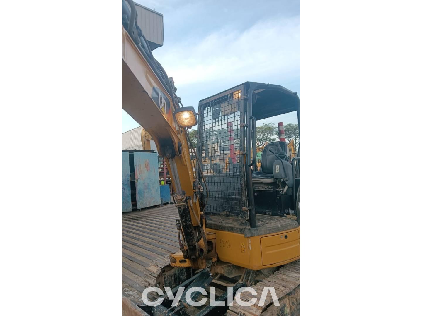 Eskavatorë me Zinxhirë  303.5ECR JX202746 - 2