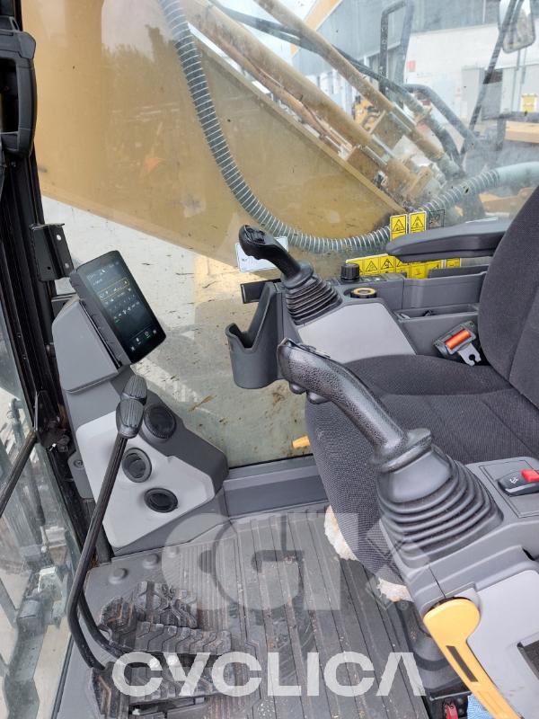 Eskavatorë me Zinxhirë  330 GC SCZ20032 - 5