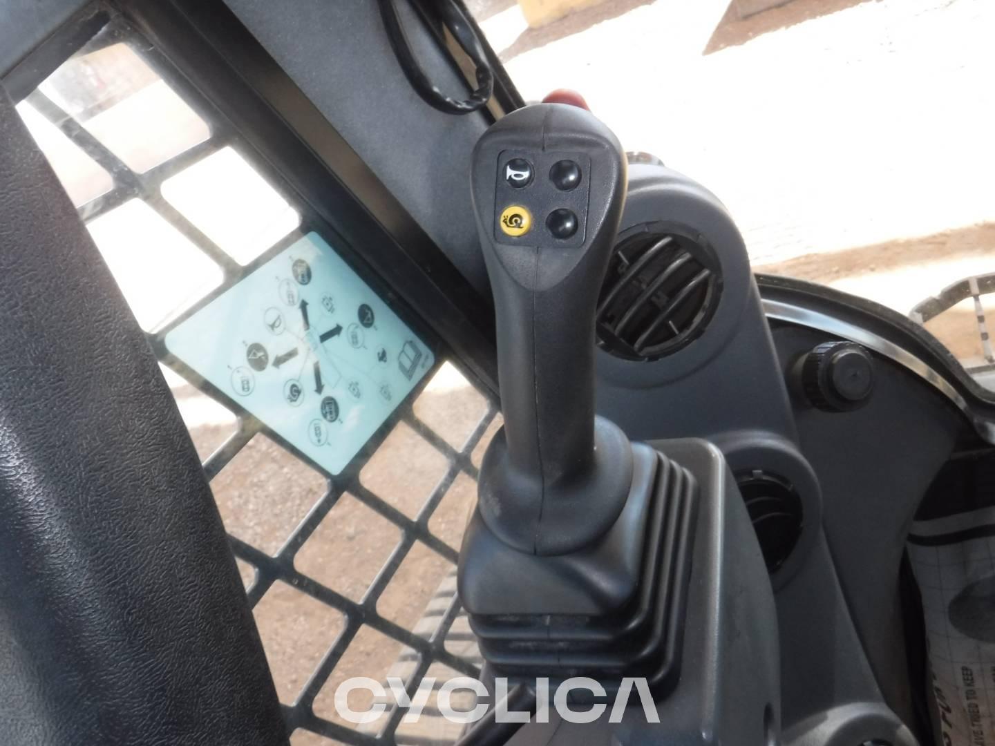 Skid steers  289D3 JX908092 - 18