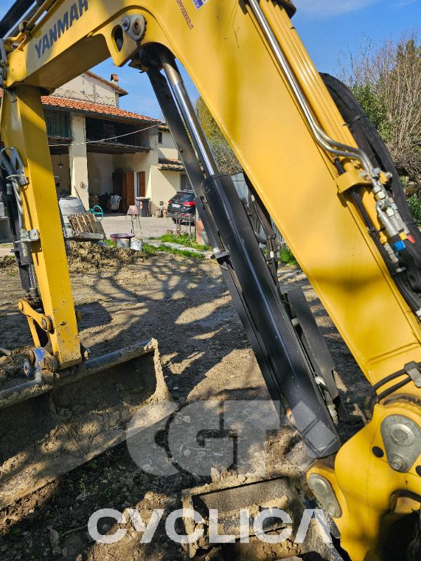 Eskavatorë me Zinxhirë  VIO33 LMYJ62### - 12