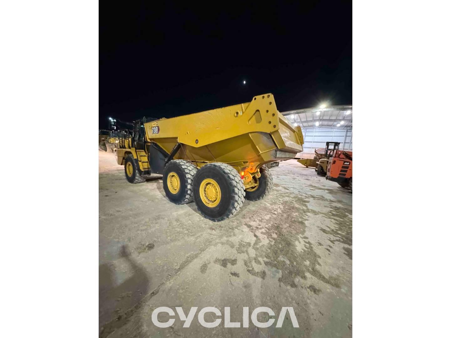 Dumpera dhe kamionë të artikuluar  730-04 3T301790 - 5