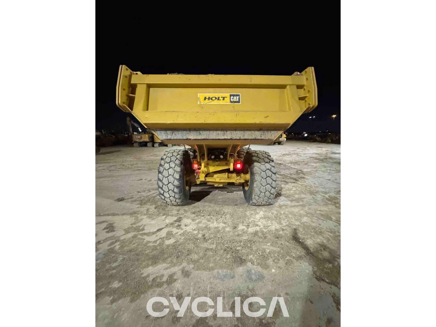 Dumpera dhe kamionë të artikuluar  730-04 3T301790 - 10