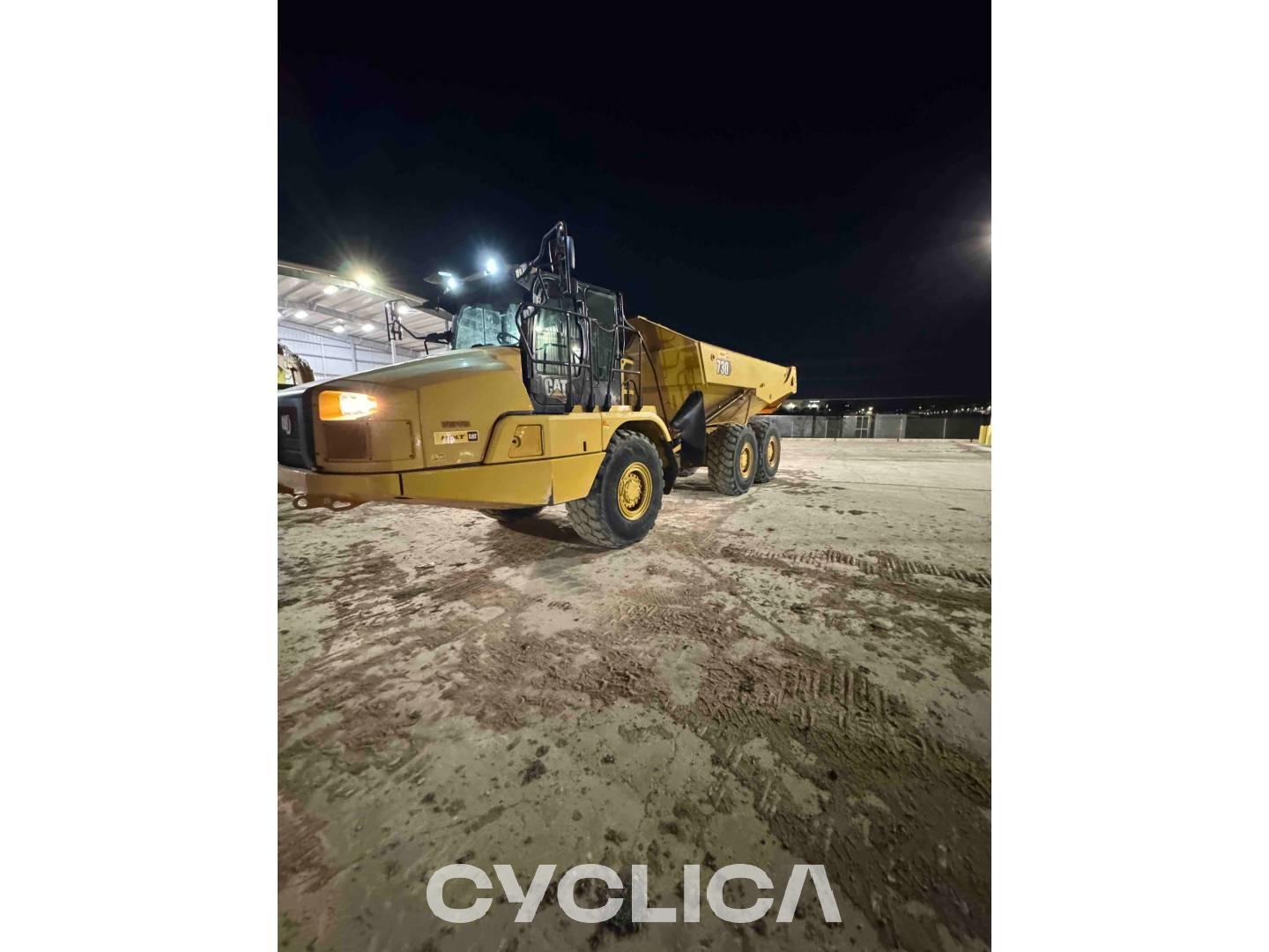 Dumpera dhe kamionë të artikuluar  730-04 3T301790 - 11