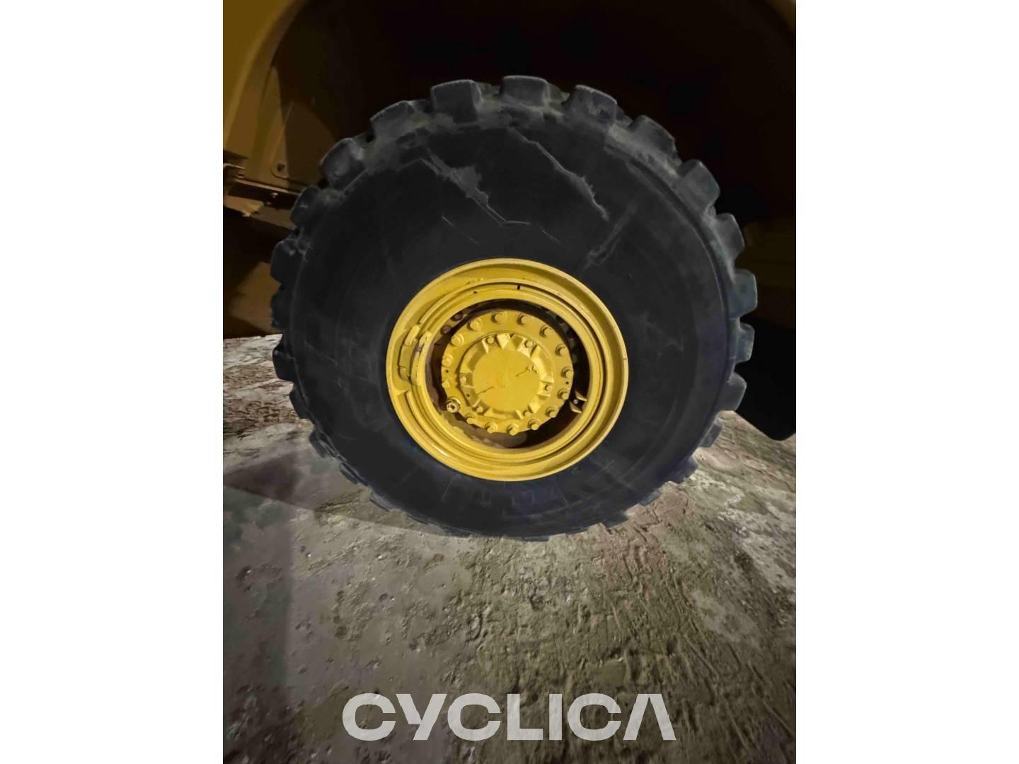 Dumpera dhe kamionë të artikuluar  730-04 3T301790 - 22