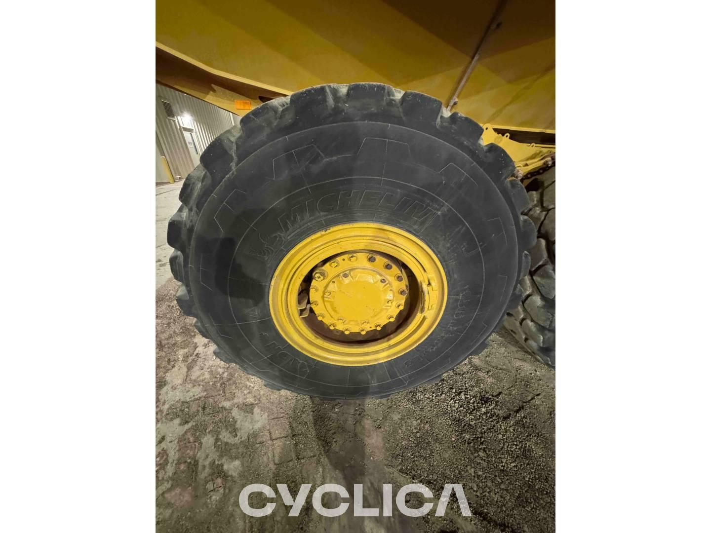 Dumpera dhe kamionë të artikuluar  730-04 3T301790 - 26