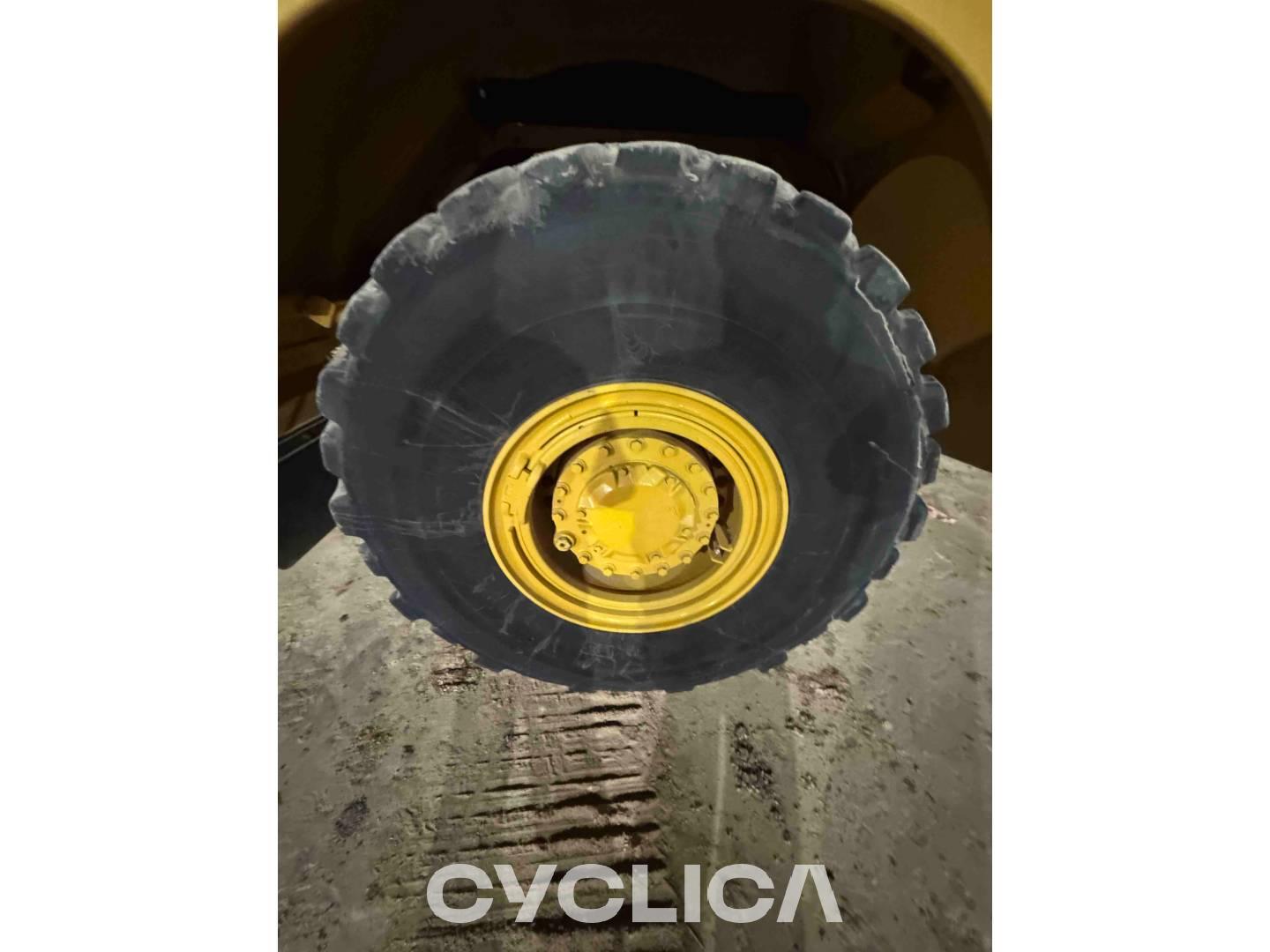 Dumpera dhe kamionë të artikuluar  730-04 3T301790 - 29