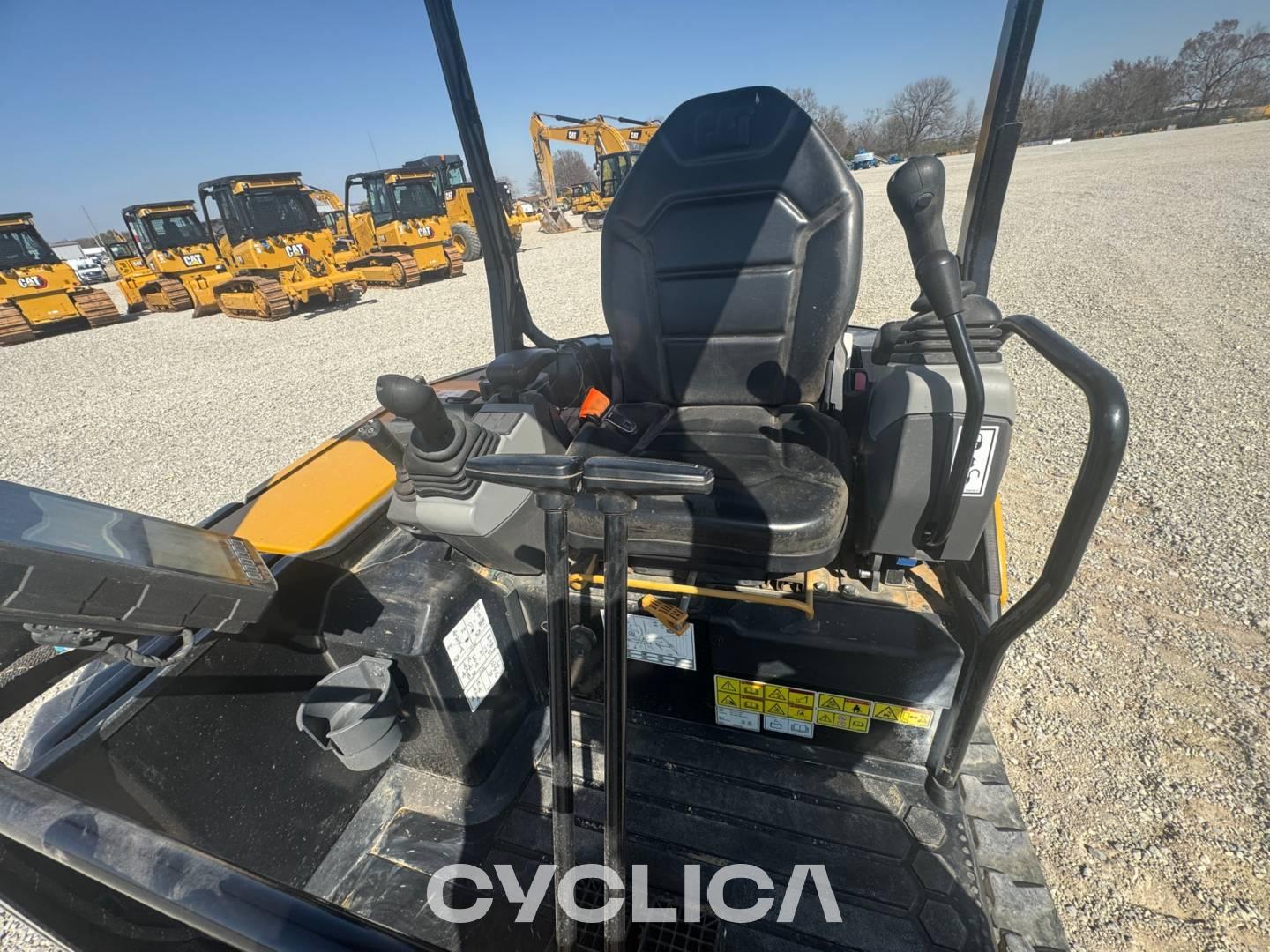 Eskavatorë me Zinxhirë  303.507CR RE900358 - 24