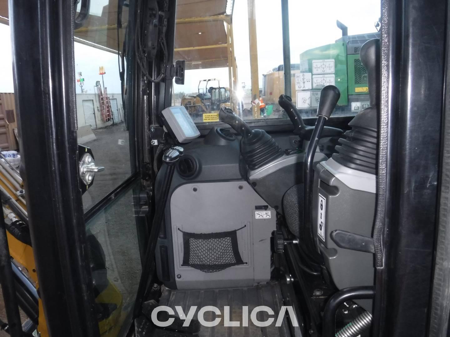 Eskavatorë me Zinxhirë  304E2CR ME409430 - 19