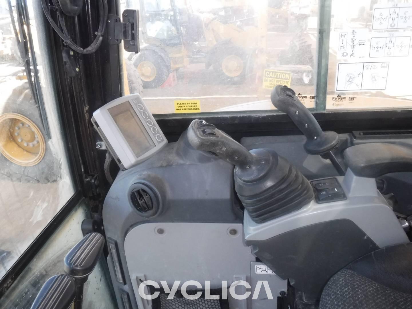 Eskavatorë me Zinxhirë  304E2CR ME409430 - 23