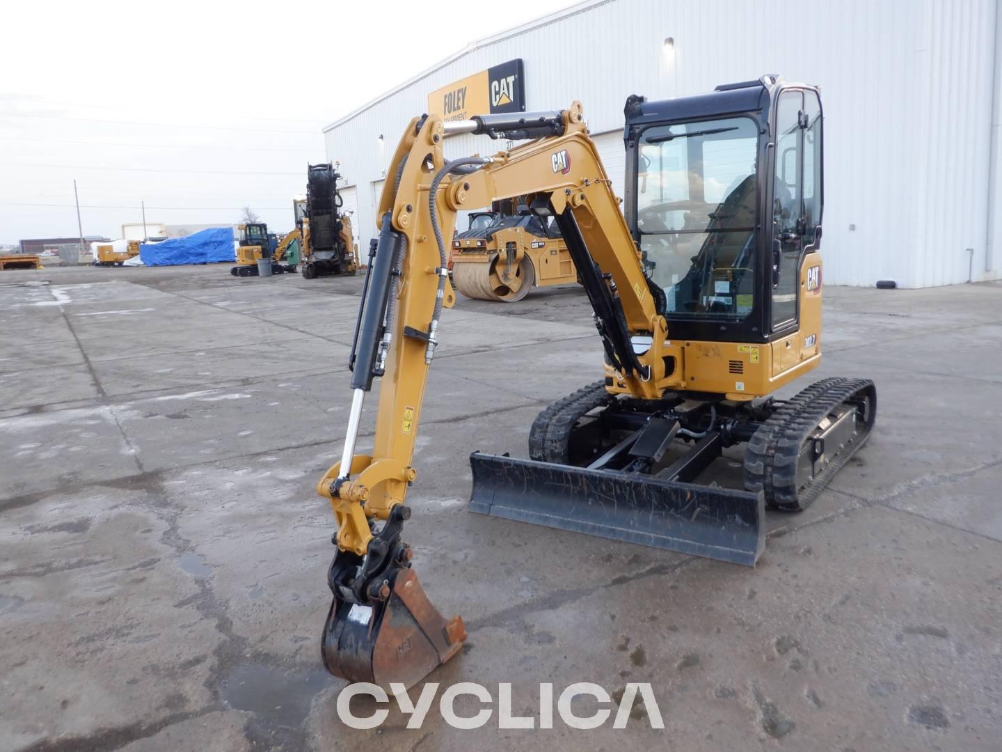 Eskavatorë me Zinxhirë  302.7-07CR CZ604834 - 1