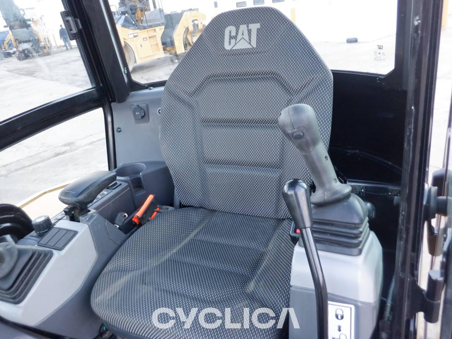Eskavatorë me Zinxhirë  302.7-07CR CZ604834 - 12