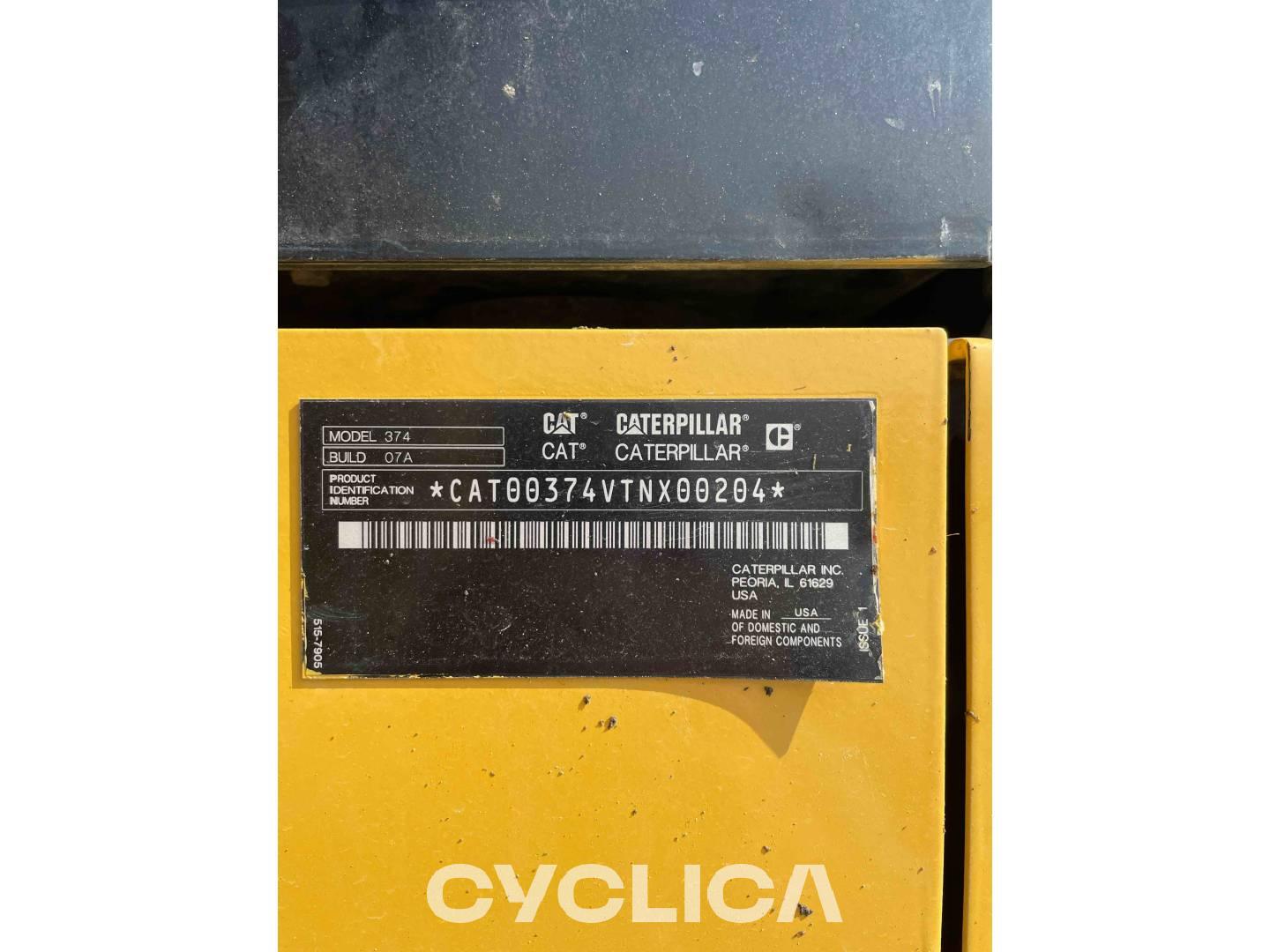 Eskavatorë me Zinxhirë  374-07 TNX00204 - 7