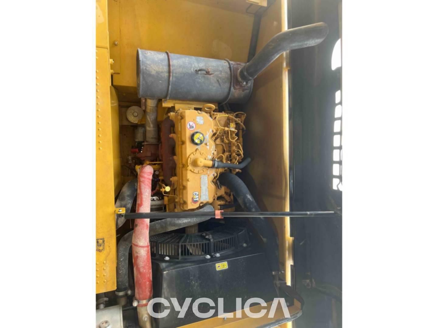 Eskavatorë me Zinxhirë  320-05GX SYW10795 - 7