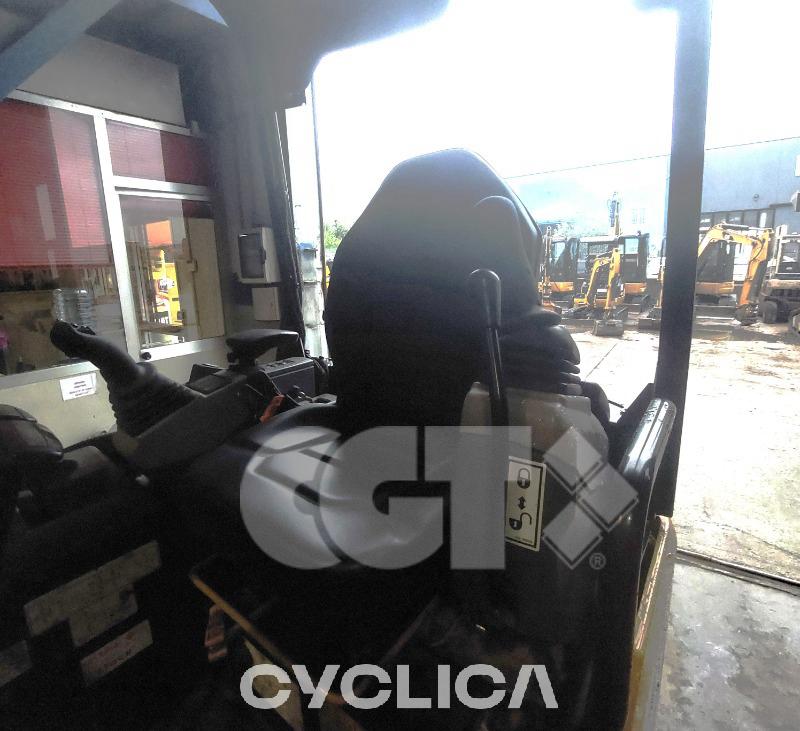 Eskavatorë me Zinxhirë  301.7 JH702145 - 9