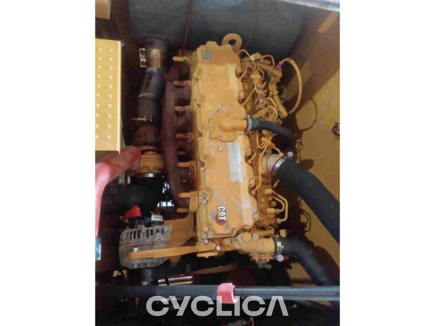 Eskavatorë me Zinxhirë  330-07GC FEK21105 - 8