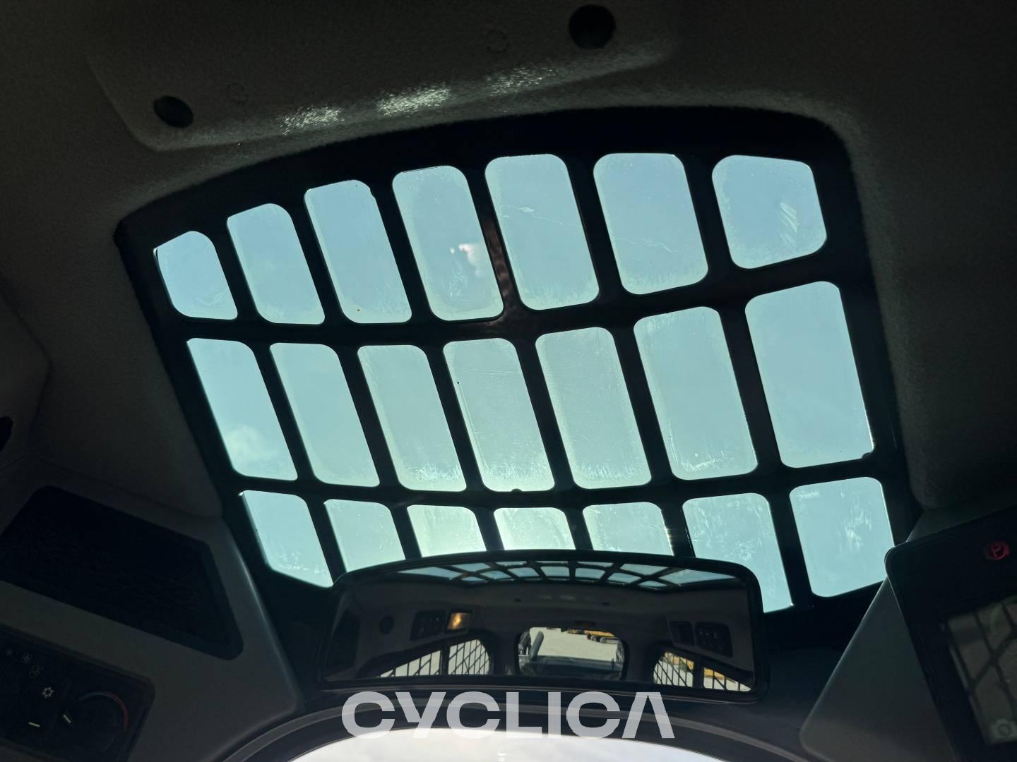 Ngarkues i vogël  299D3 P3R02121 - 27