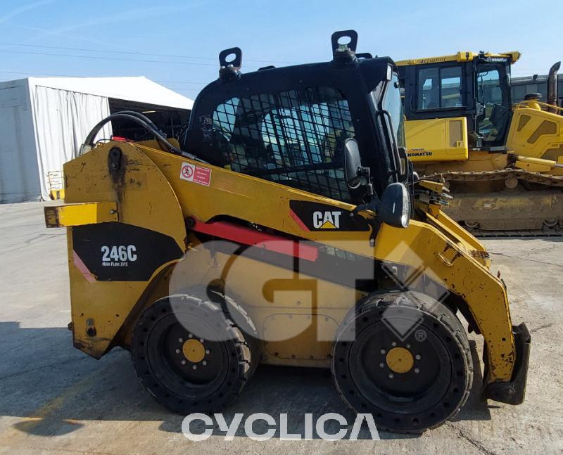 Chargeuses compactes  246C ZDC JAY05725 - 1