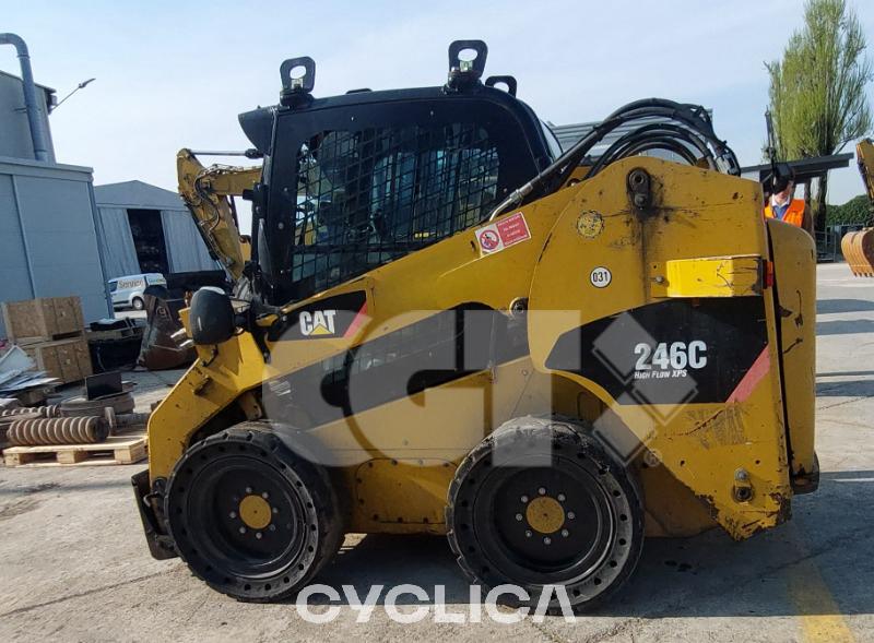 Chargeuses compactes  246C ZDC JAY05725 - 4