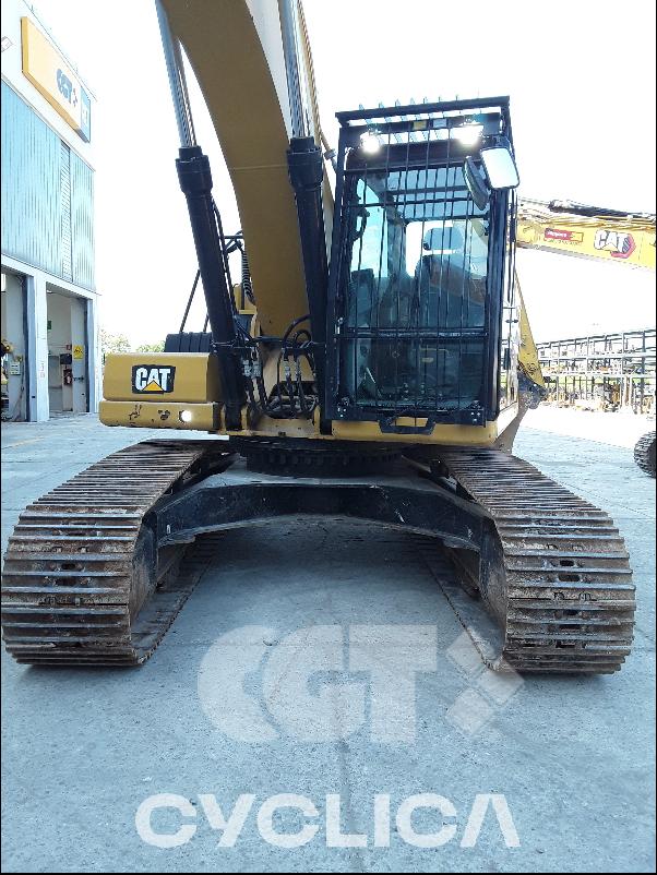 Bageri guseničari  330 NG PFN00409 - 2
