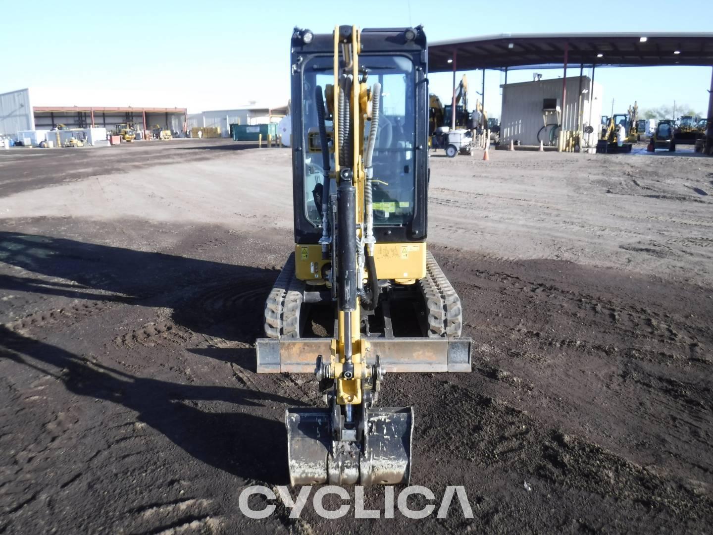 Escavadora de rastos  302-05CR RHM04206 - 13