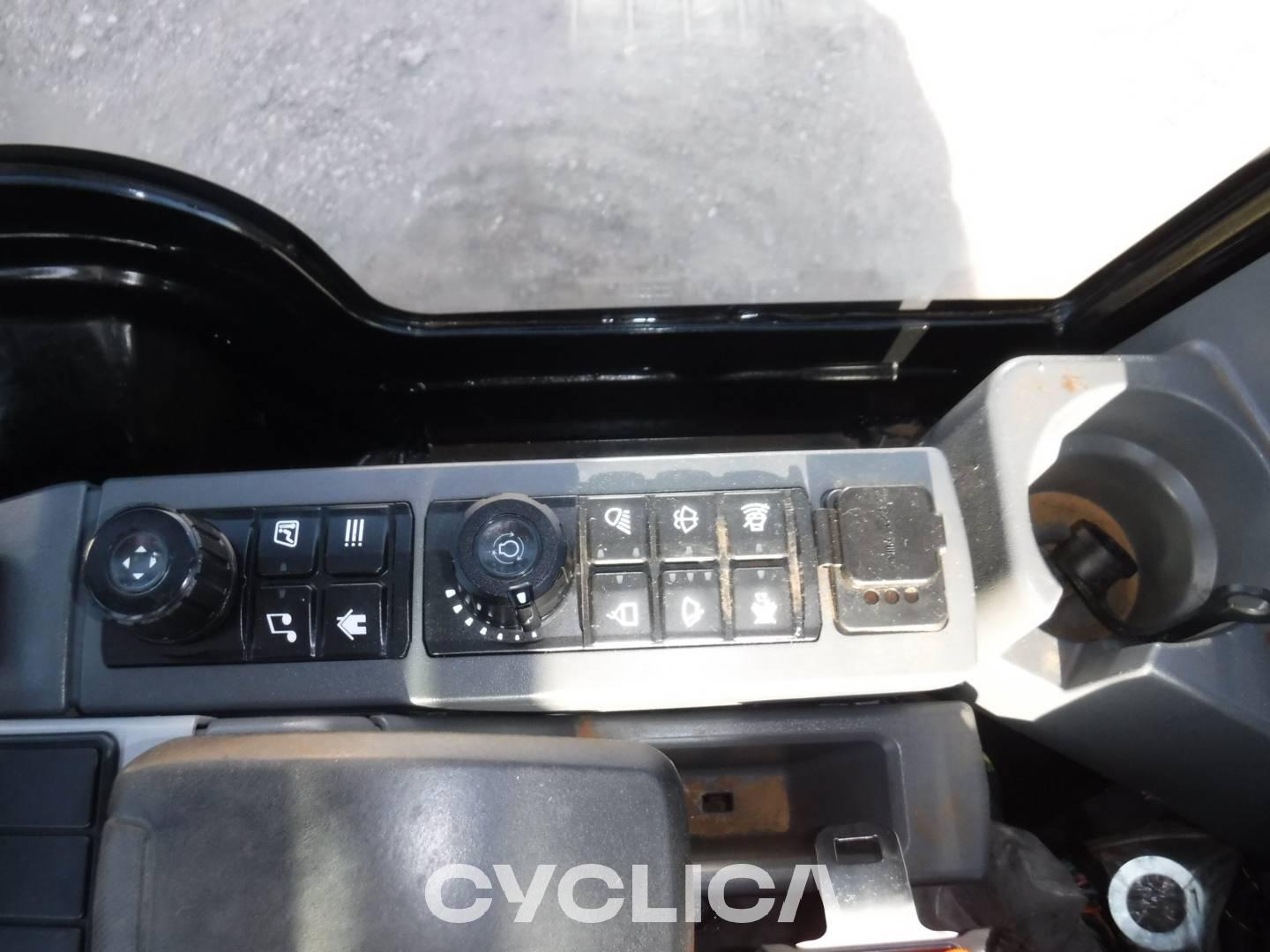 Escavadora de rastos  302-05CR RHM04206 - 22