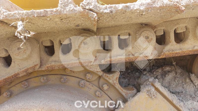Gusjeničari  963 LTT00### - 4
