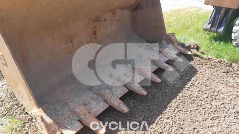 Gusjeničari  963 LTT00### - 7