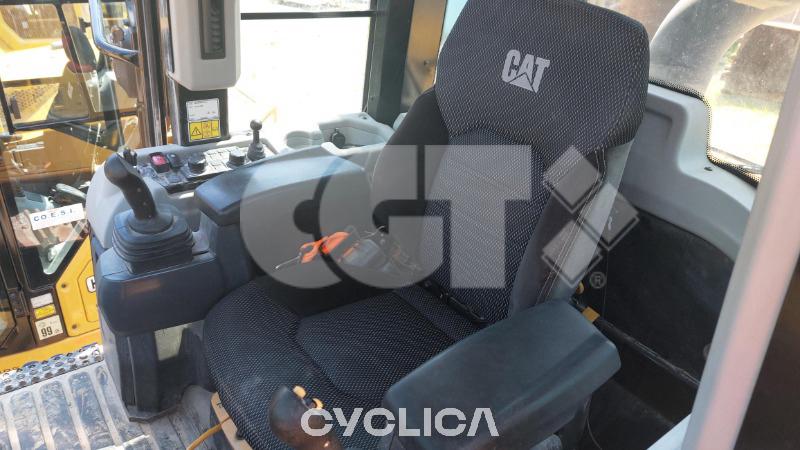 Gusjeničari  963 LTT00### - 9
