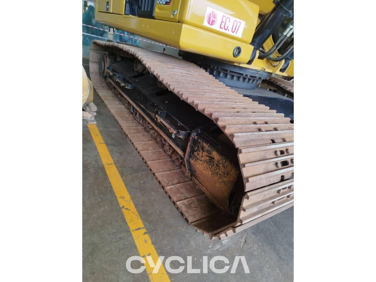 Bageri guseničari  330-07GC FEK50043 - 12