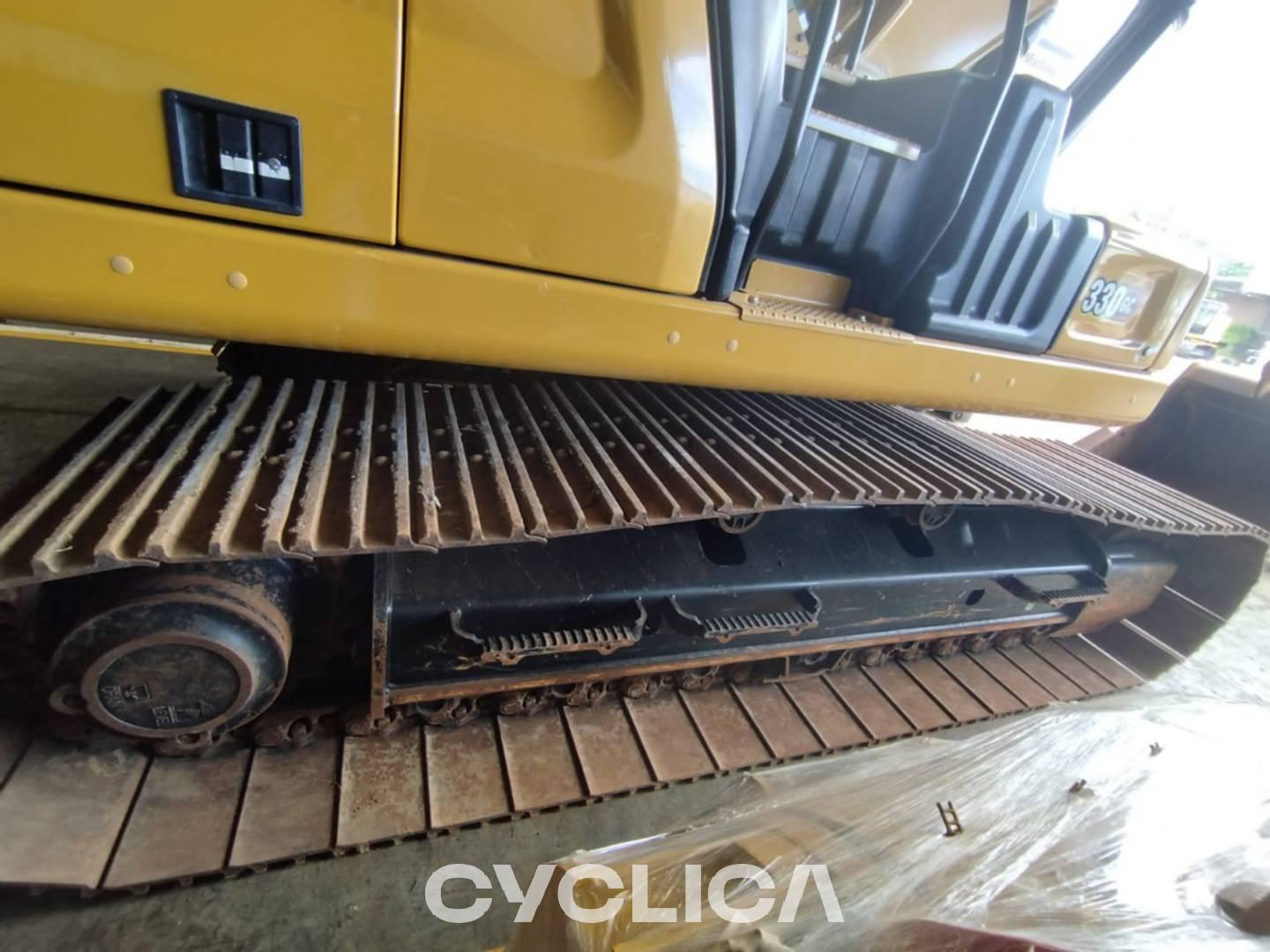 Bageri guseničari  330-07GC FEK50043 - 14