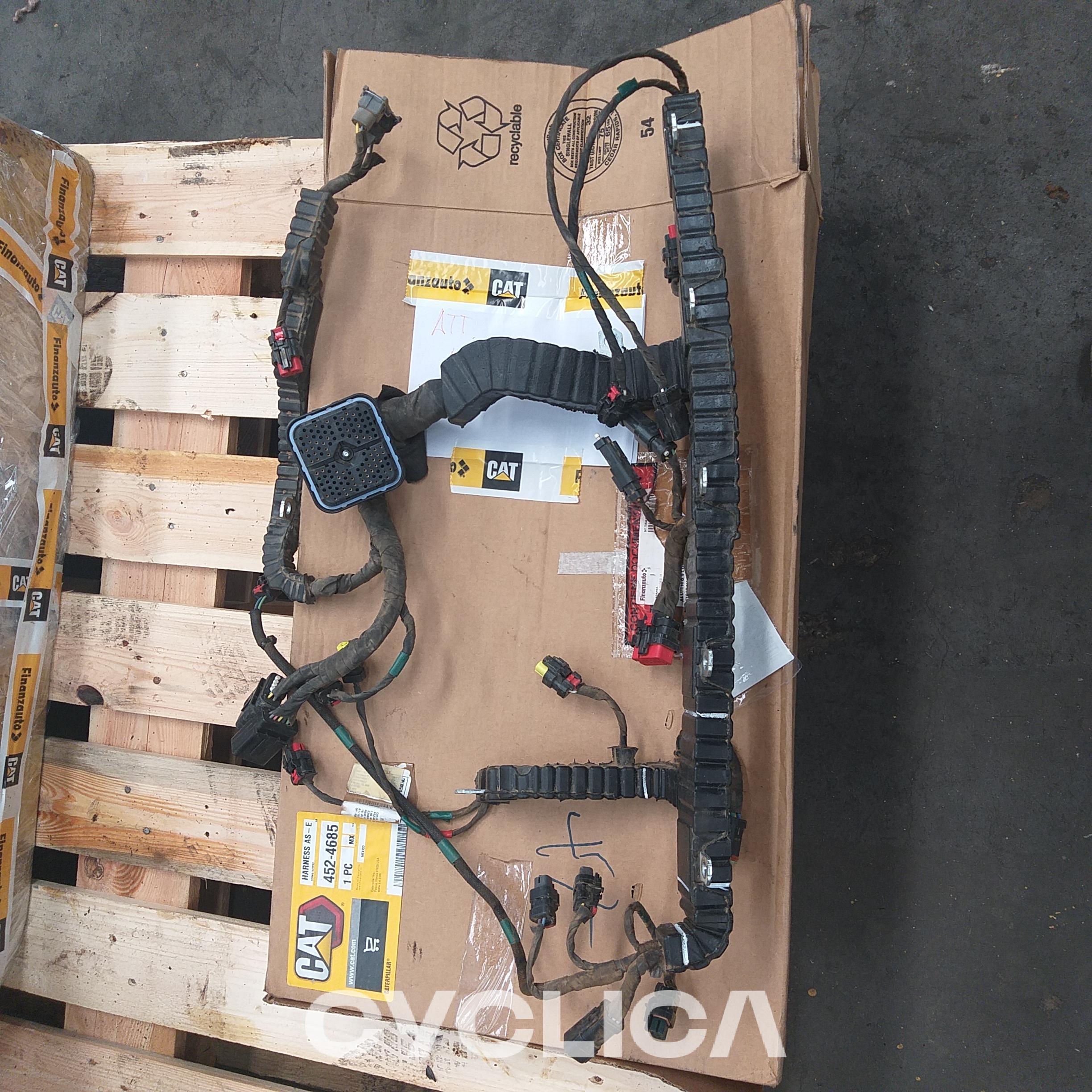 Electronic components  PIEZAS US 4524685 - 1