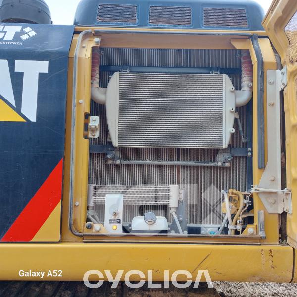 Crawler excavators  330F JFR20### - 12