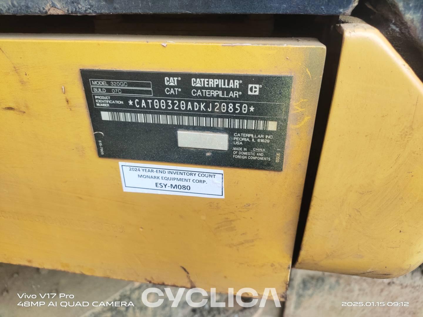 Bageri gusjeničari  320-07GC DKJ20850 - 4