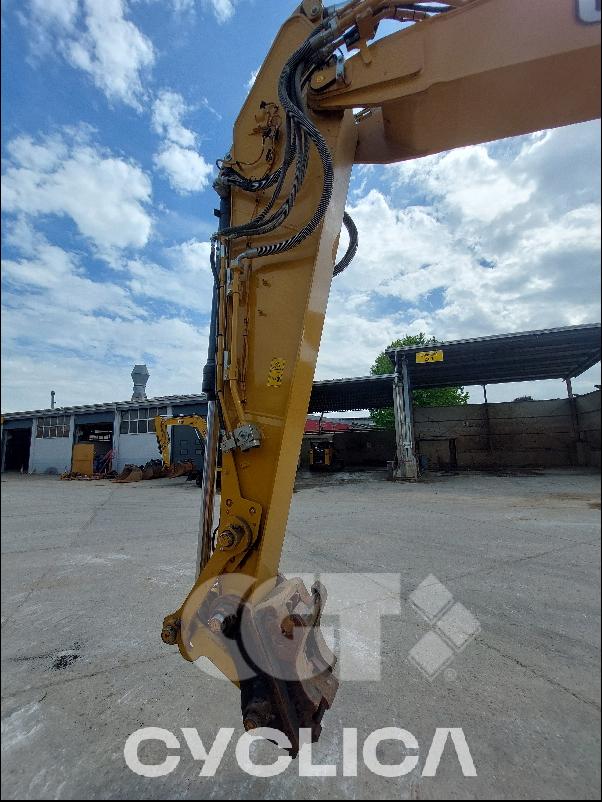 Bageri guseničari  323LN KPE10012 - 23