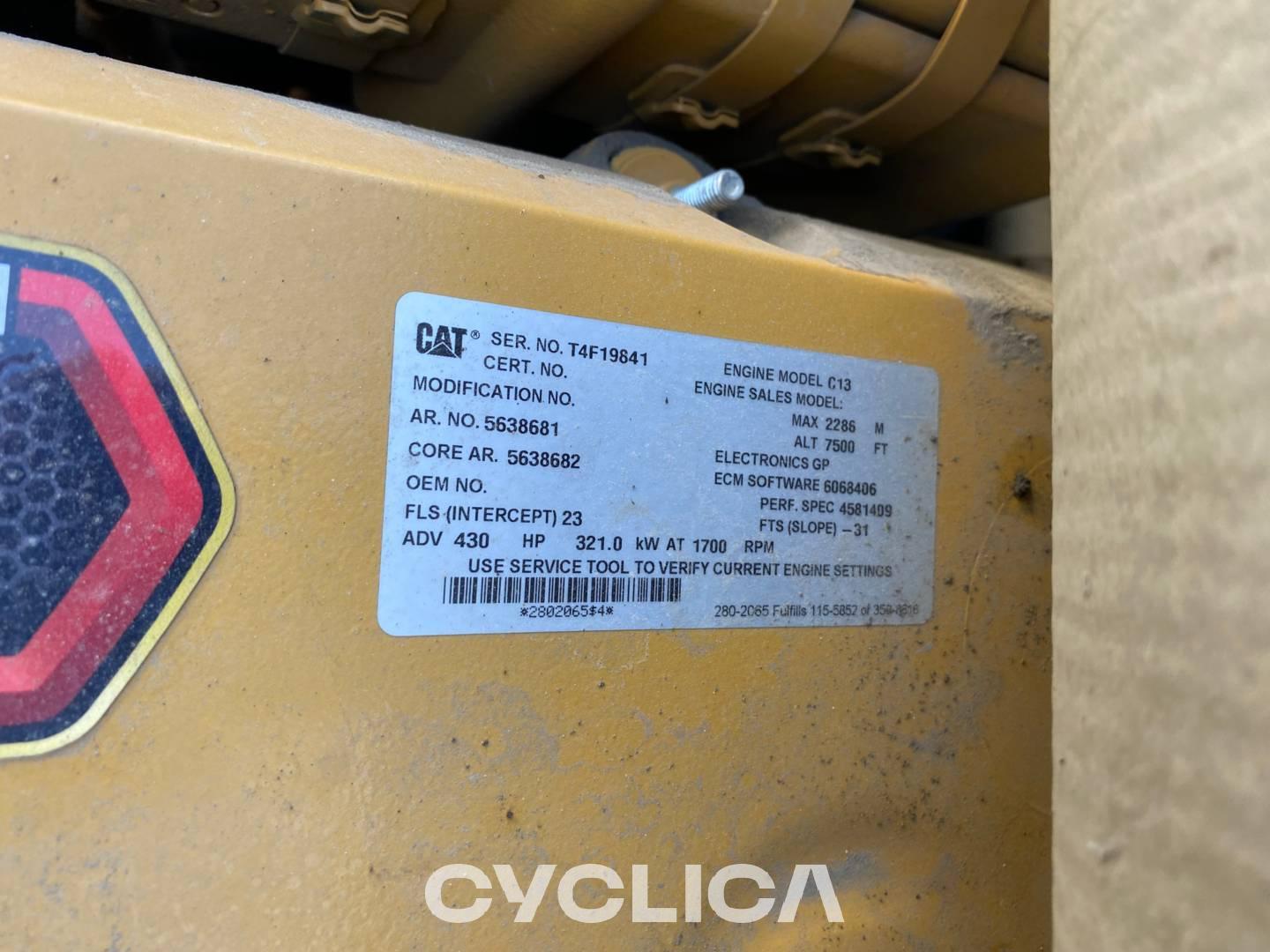 Дампери и зглобни камиони  73504 3T500311 - 8