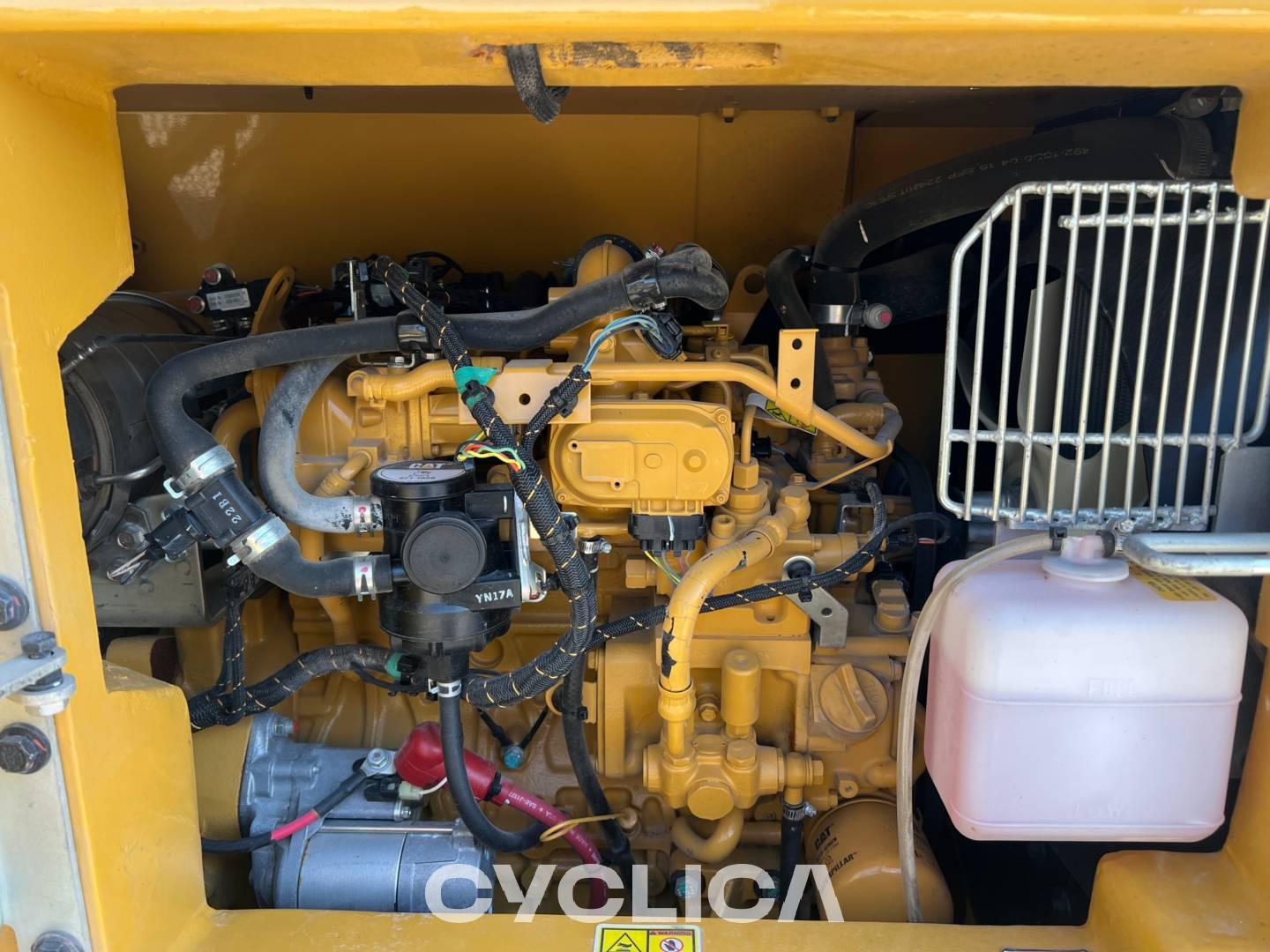Bagri goseničarji  306-07CR 6G608912 - 8
