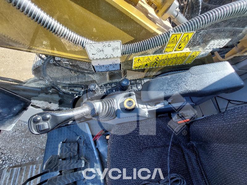 Ровокопачи-гасеничари  330 GC TML10017 - 11