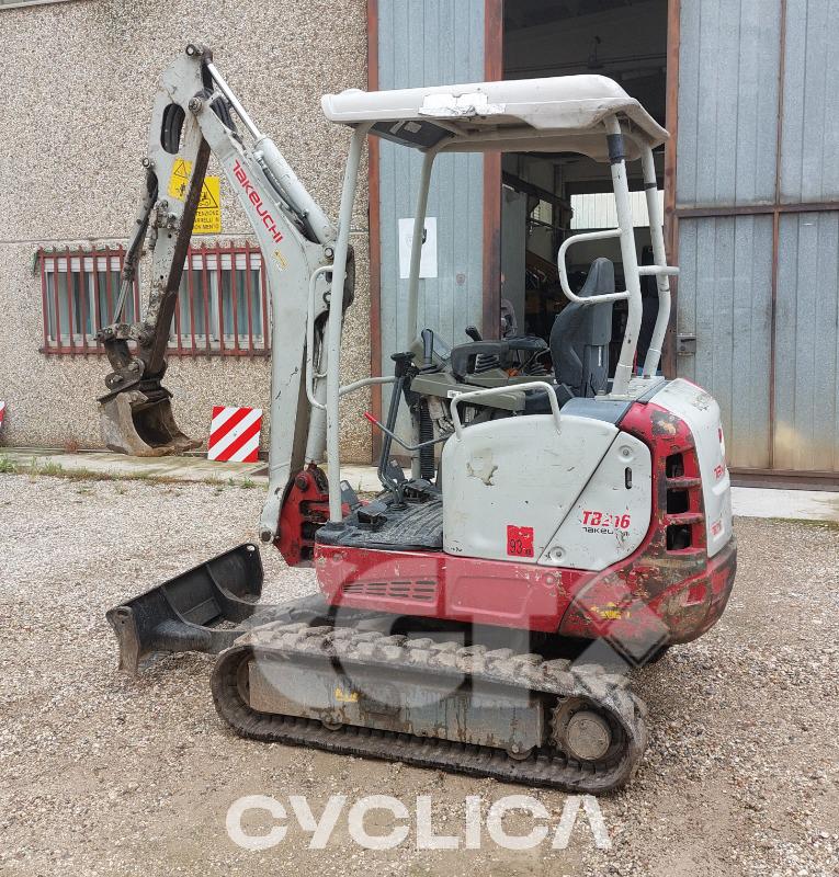 Escavadora de rastos  TB216 216002046 - 2