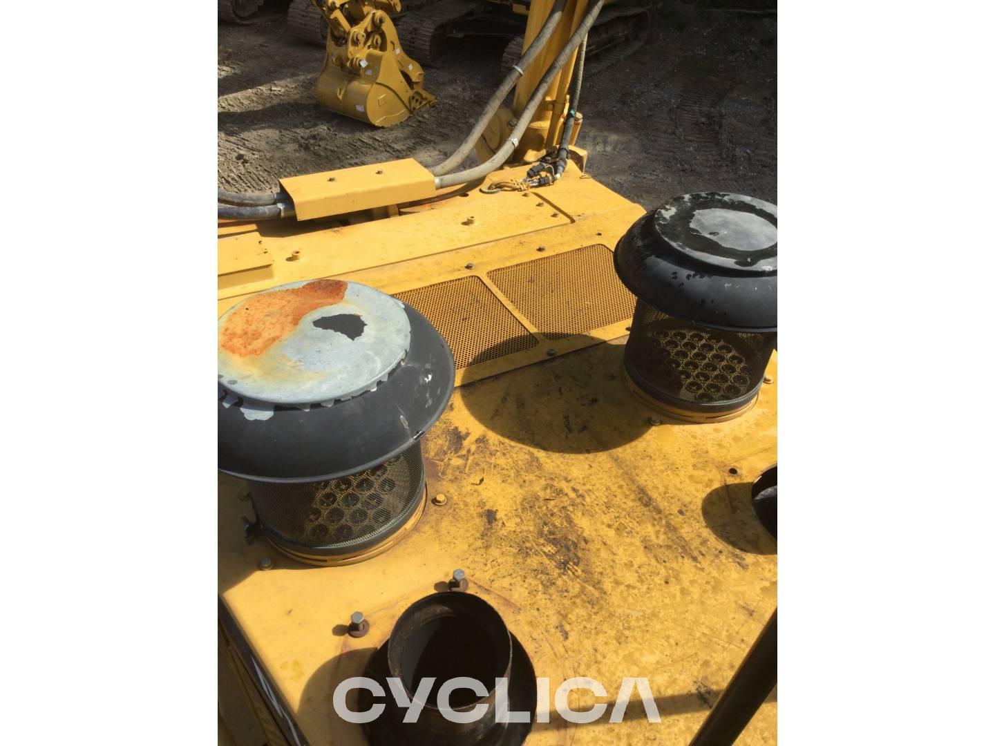 Bulldozer e trattori cingolati  D10T RJG02340 - 7
