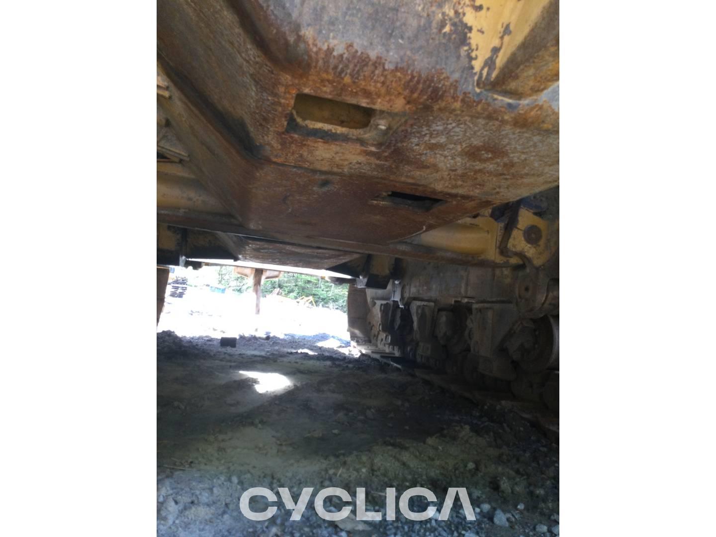Bulldozer e trattori cingolati  D10T RJG02340 - 10