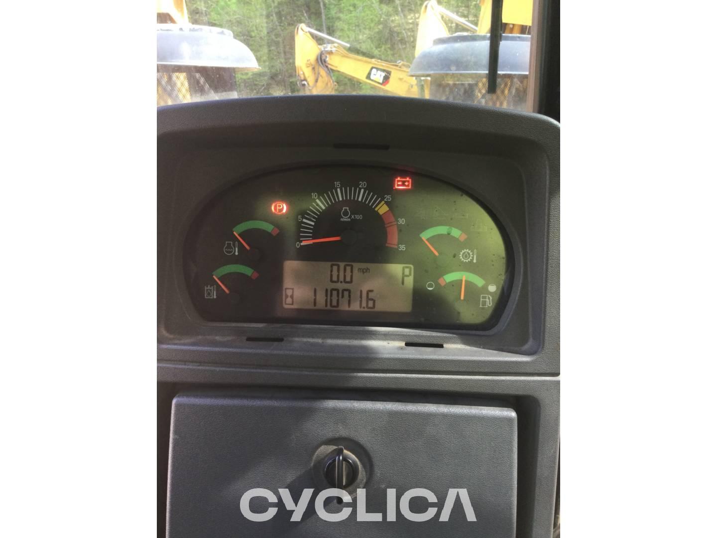 Bulldozer e trattori cingolati  D10T RJG02340 - 23