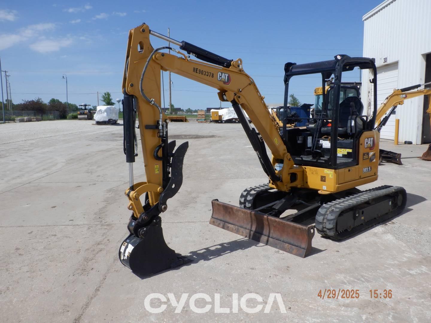 Ровокопачи-гасеничари  303.5-07CR RE903378 - 1