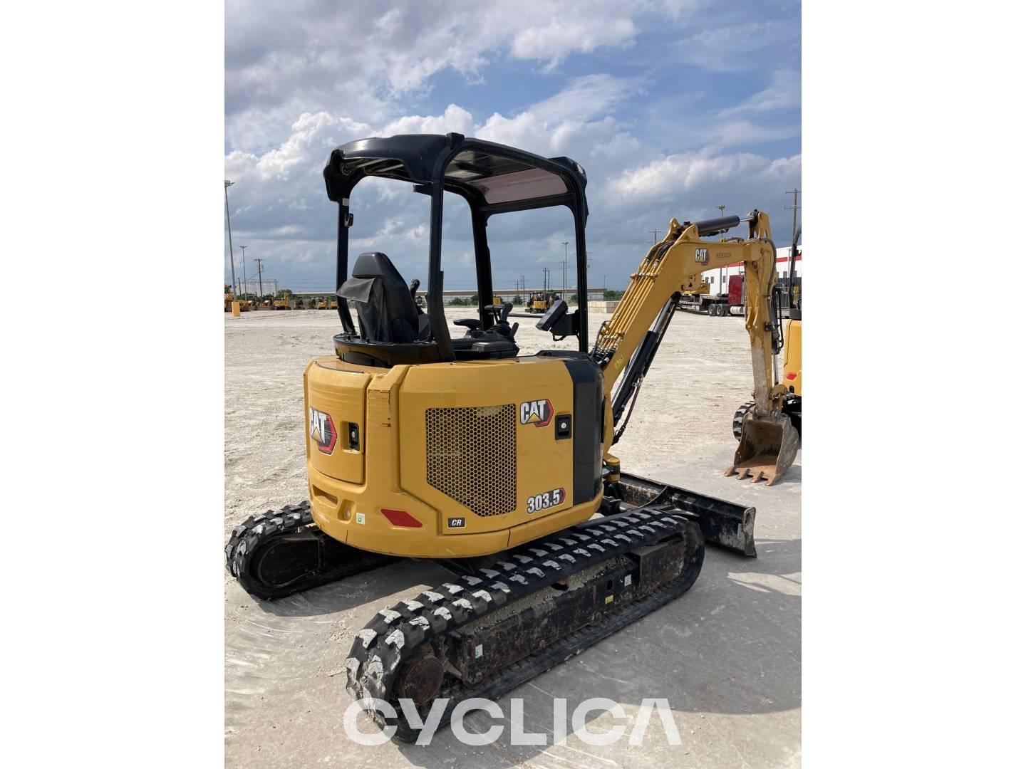 Ровокопачи-гасеничари  303.507CR RE900324 - 4
