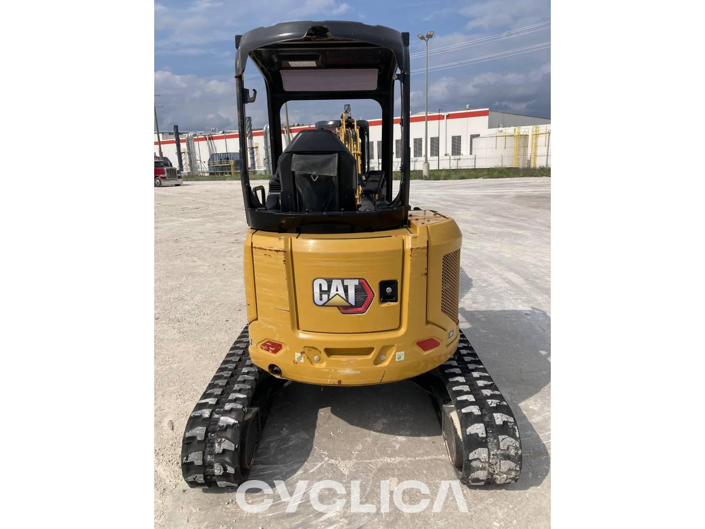 Ровокопачи-гасеничари  303.507CR RE900324 - 12